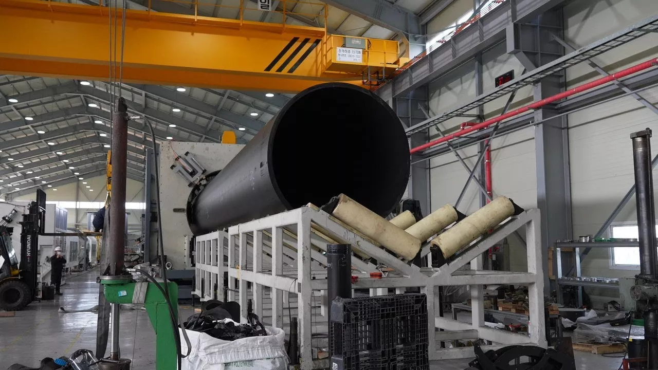 Large_Diameter_HDPE_Pipe_Manufacturing_Process_-_HYUNDAIPIPE_-_YouTube